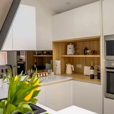 Le Patio Des Arts - By Prestiplace * تور