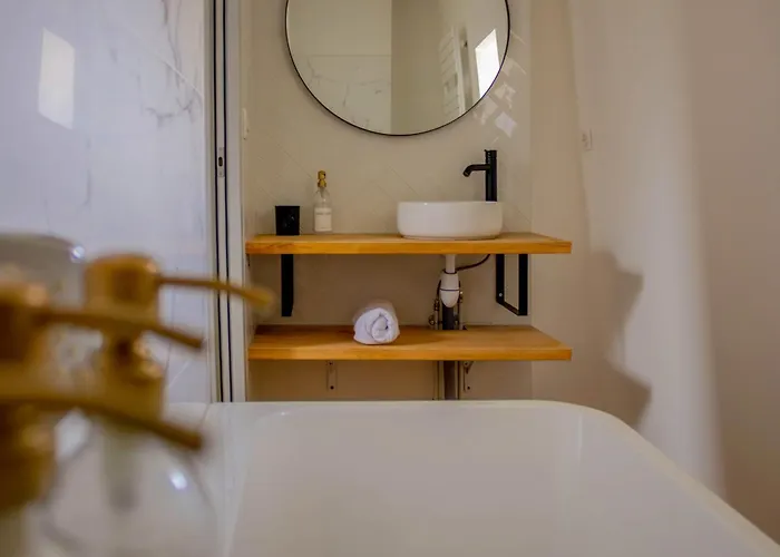 Le Patio Des Arts - By Prestiplace *