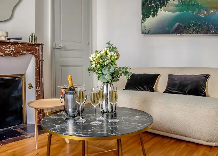 Villa Le Patio Des Arts - By Prestiplace Tours