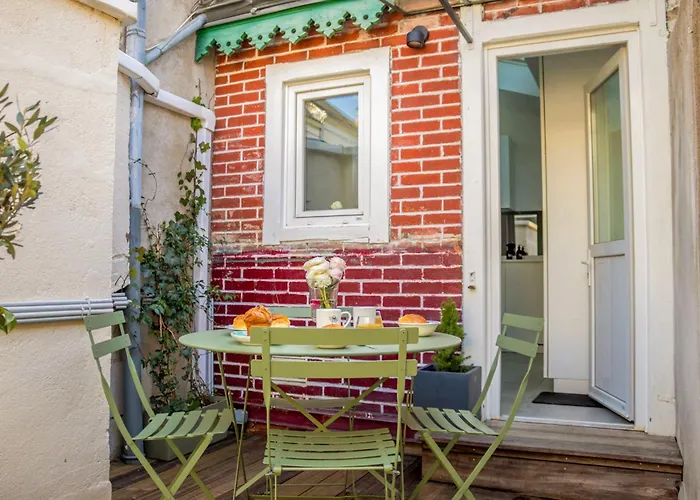 Le Patio Des Arts - By Prestiplace *